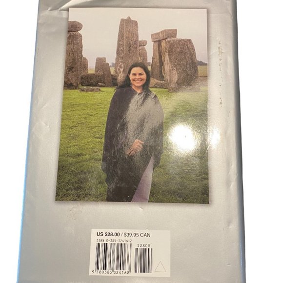 A Breath of Snow and Ashes (Outlander) Hardcover book - Picture 4 of 5